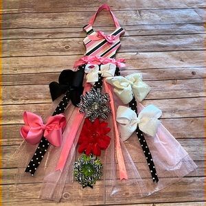 Girls Hanging Hair Bow Organizer + 8 Designer Bows